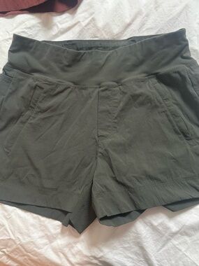 Athleta Trekkie North Shorts, Size 8